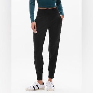 Athleta Venice High Rise Jogger
Size S